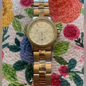 Micheal Kors 8278 Gold Watch